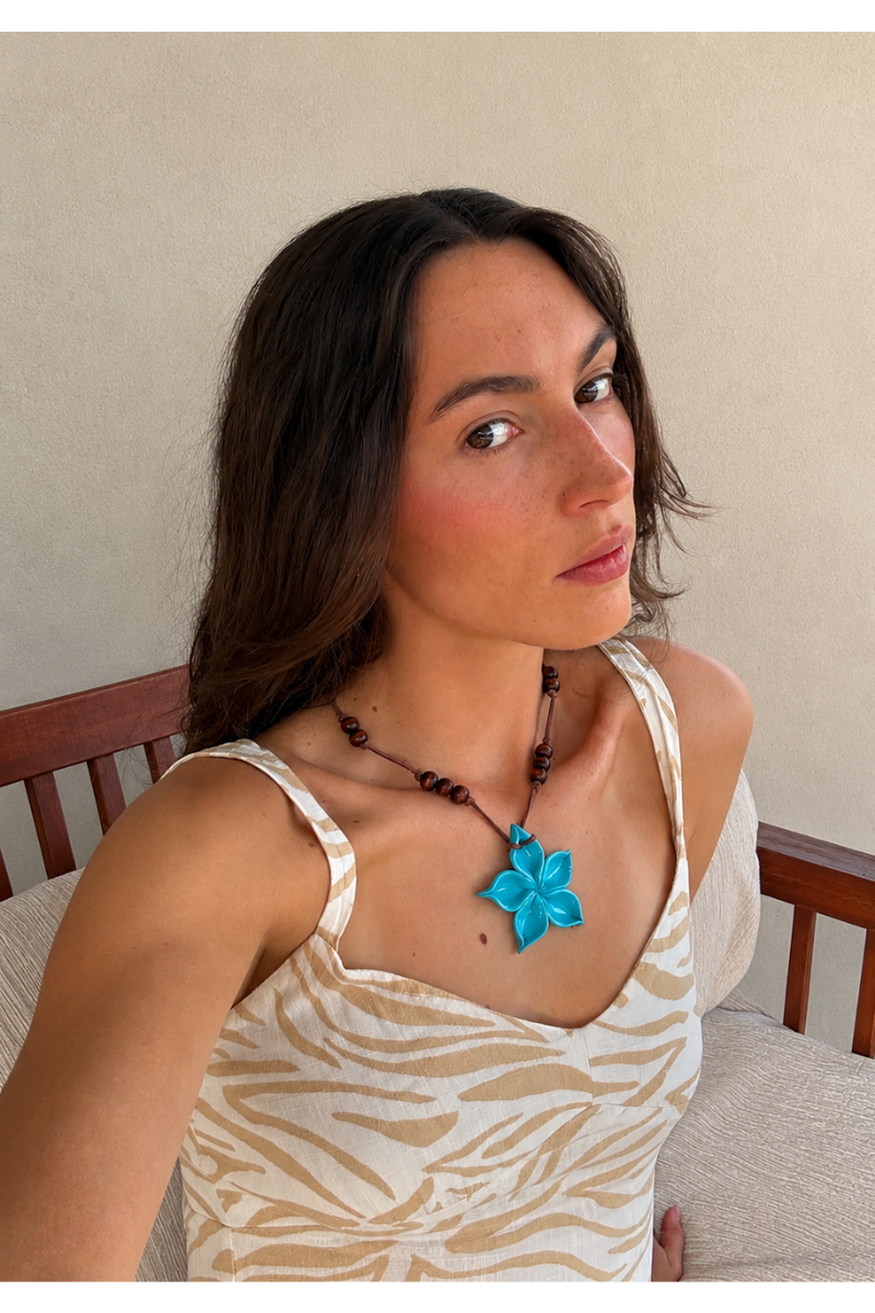 FLOR Y MADERA NECKLACE