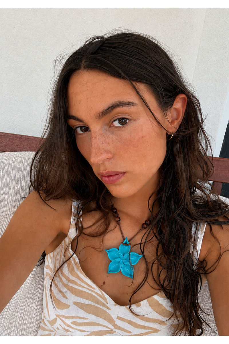 FLOR Y MADERA NECKLACE